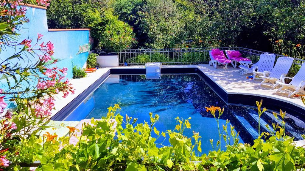 80 M2 Independant 4 personnes direct gare ou aeroport Jardin Piscine