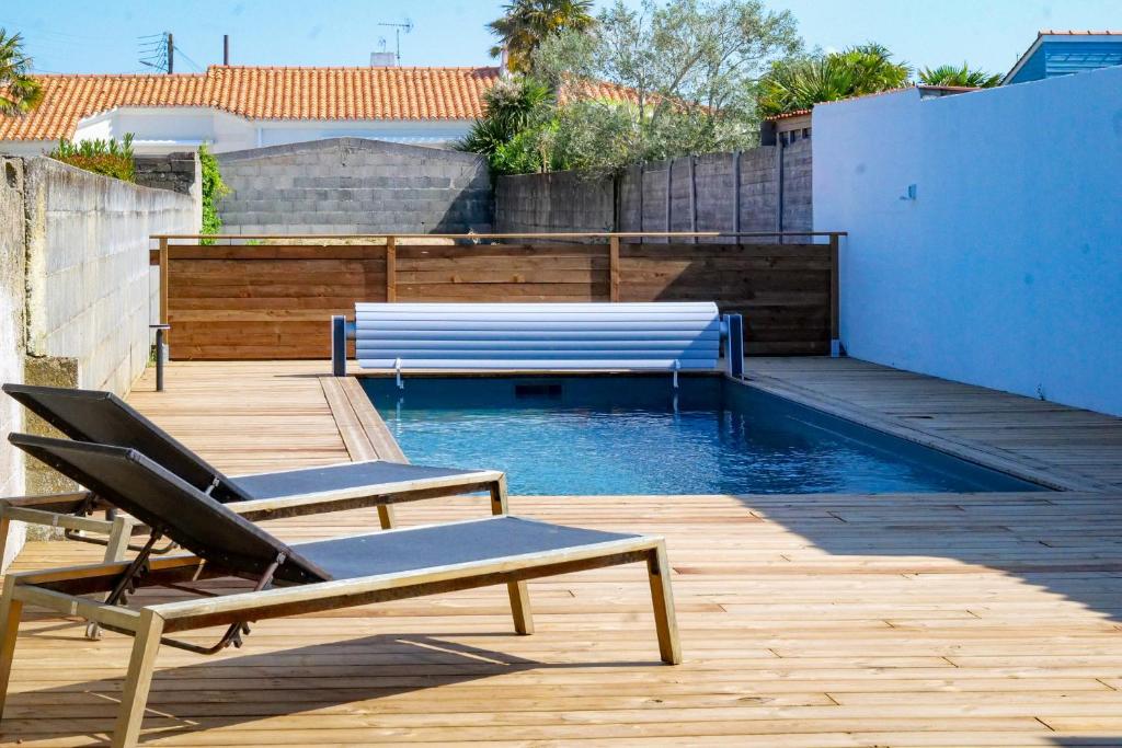 Très jolie maison - Piscine & Jacuzzi - Les Sables - 9 personnes