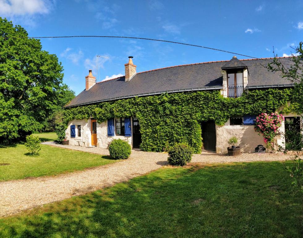 Traditional Longère Farmhouse at La Fortinerie