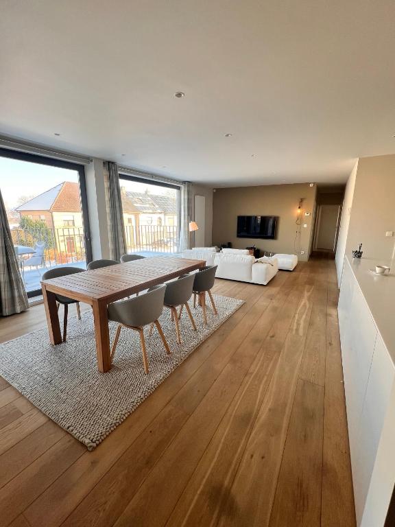 La Petite Foret Contemporary Apartment In Halle