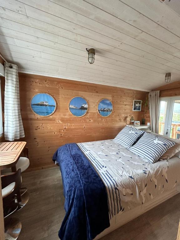 "La Cabine"