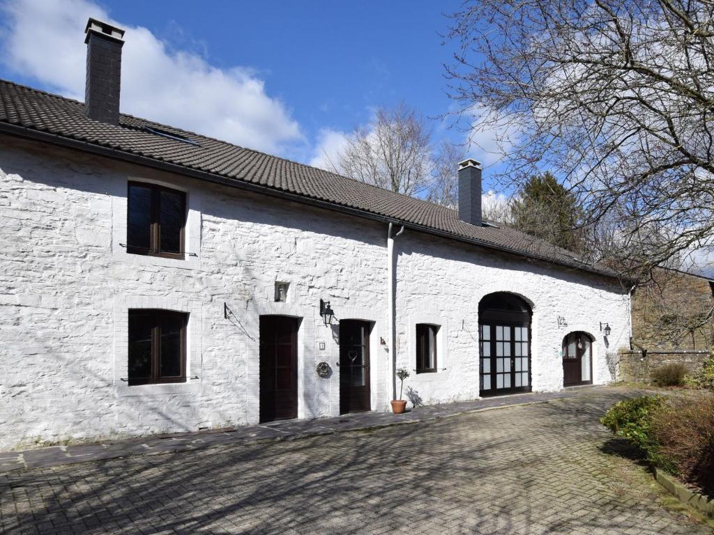 Peaceful Villa in Freyneux