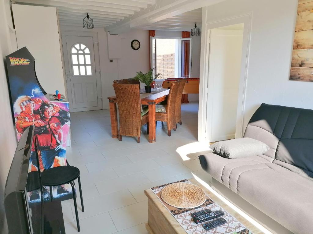 LE COCOON D'ANNABELLE - JOLIE MAISON avec JEUX ET GRAND JARDIN