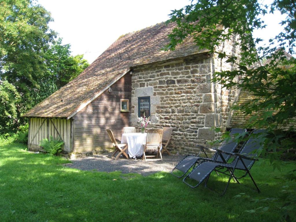 Renovated bakehouse Normandy with spacious garden