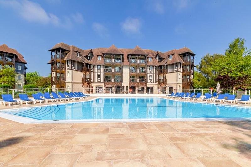 "Magnifique 2 pieces Deauville" Piscine et Jardin