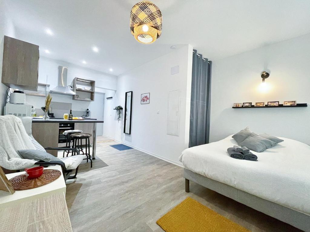 LE PARADIS FISCAL, 5min Bâle, parking privé