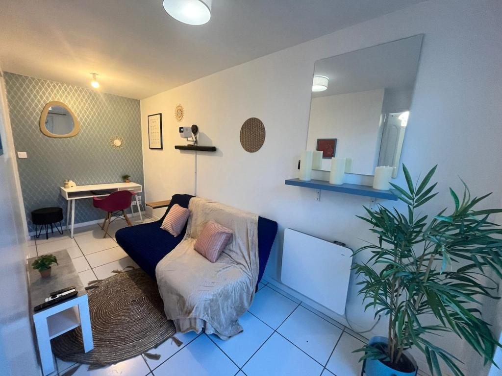 Le petit refuge 28m2 2 personnes avec extérieur