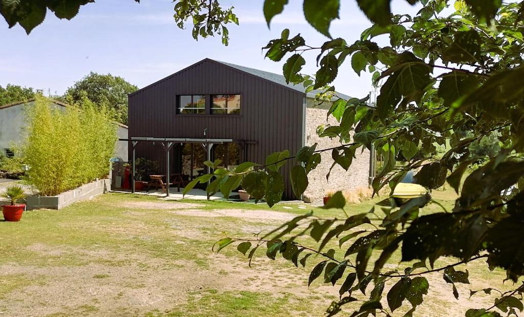 Le Hangar