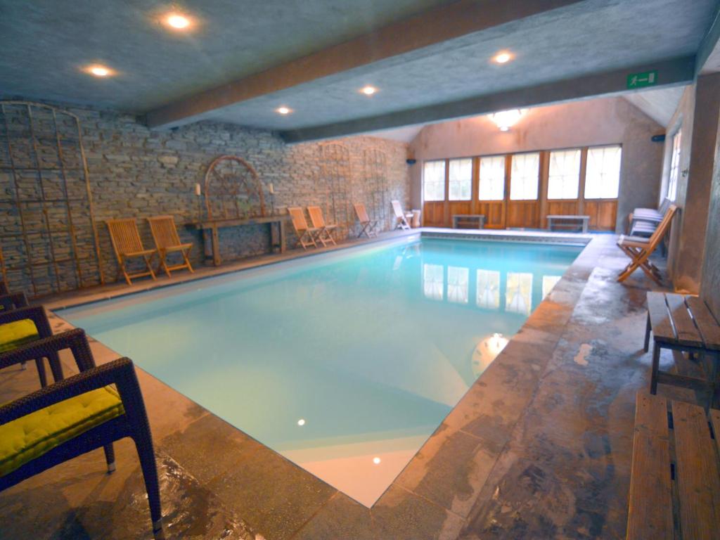 Magnificent Manor in Vresse-Sur-Semois with Sauna