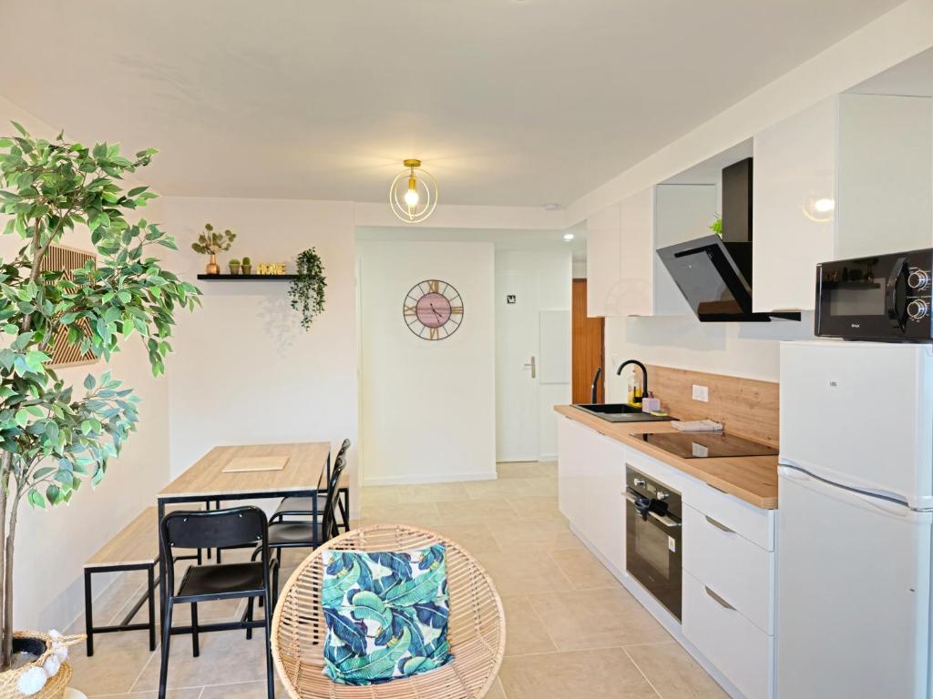 Les chambres de Sandrine avec salle d'eau privée - Appartement partagé de 3 chambres