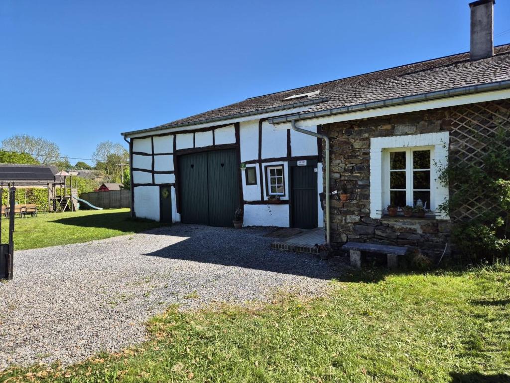 Les Colombages de Bergeval gîte familial dans les Ardennes
