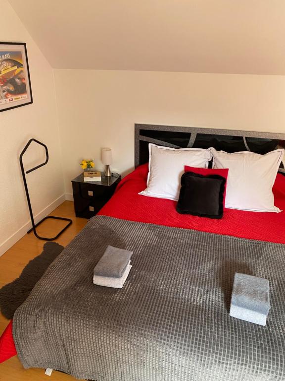 LES JARDINS DE MA-MANS Maison cosy centre Le Mans PARKING privé gratuit