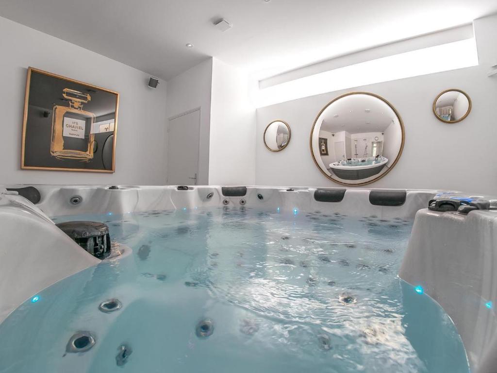 Les Lys d'Or Appartement avec Jacuzzi