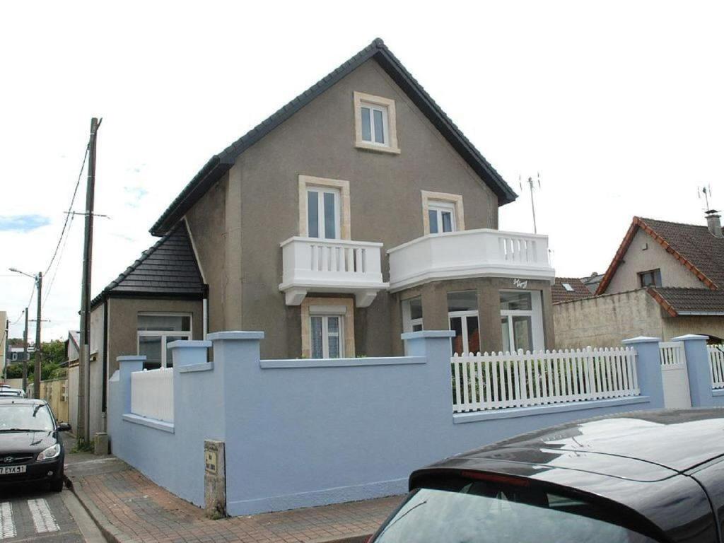 Les vagues, villa avec garage
