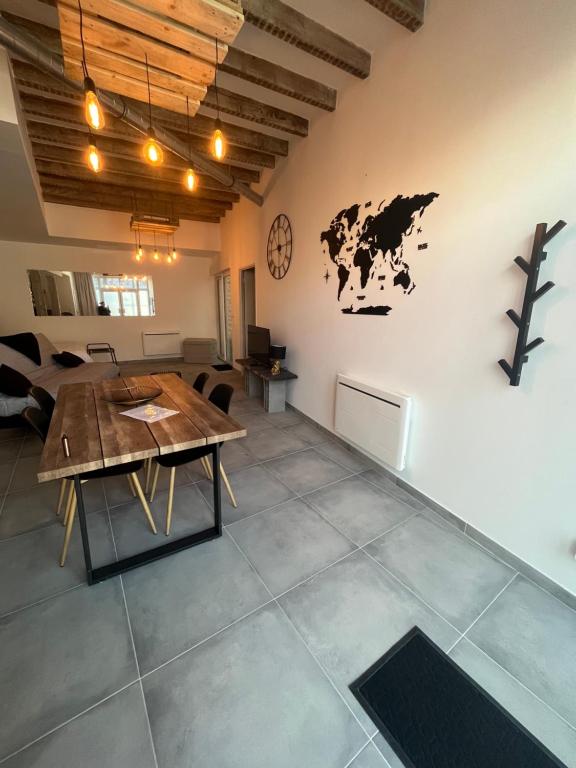 Loft avec terrasse au pied du château