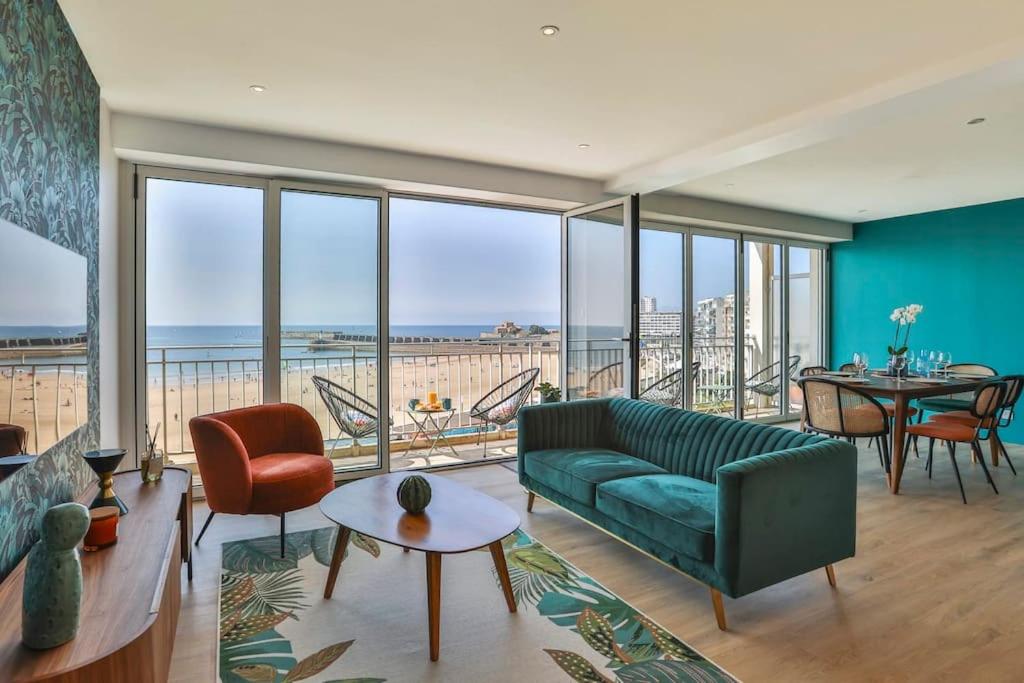 Logement d'exception, vue mer, au pied de la plage