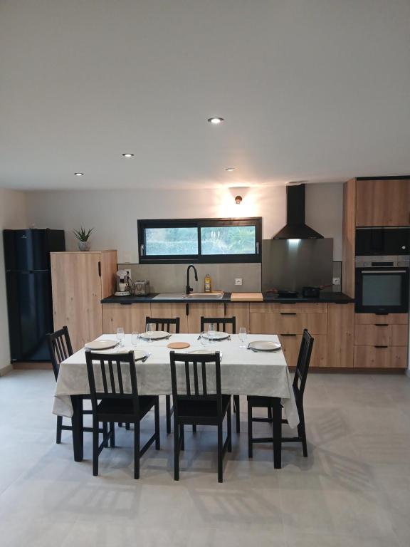 Logement indépendant proche circuit 24h Le Mans