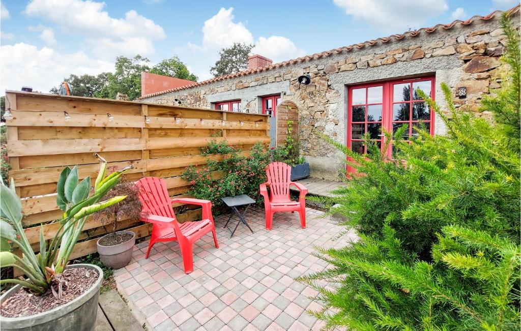 Stunning Home In Frossay With Wifi