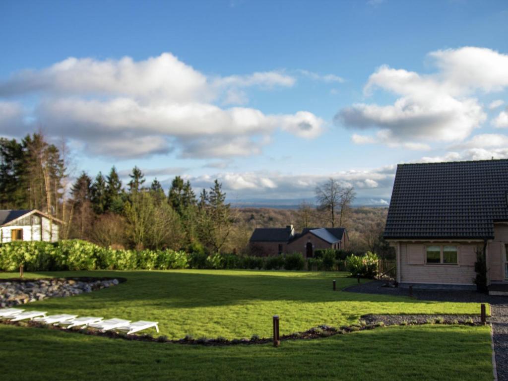 Peaceful Septon chalet spa