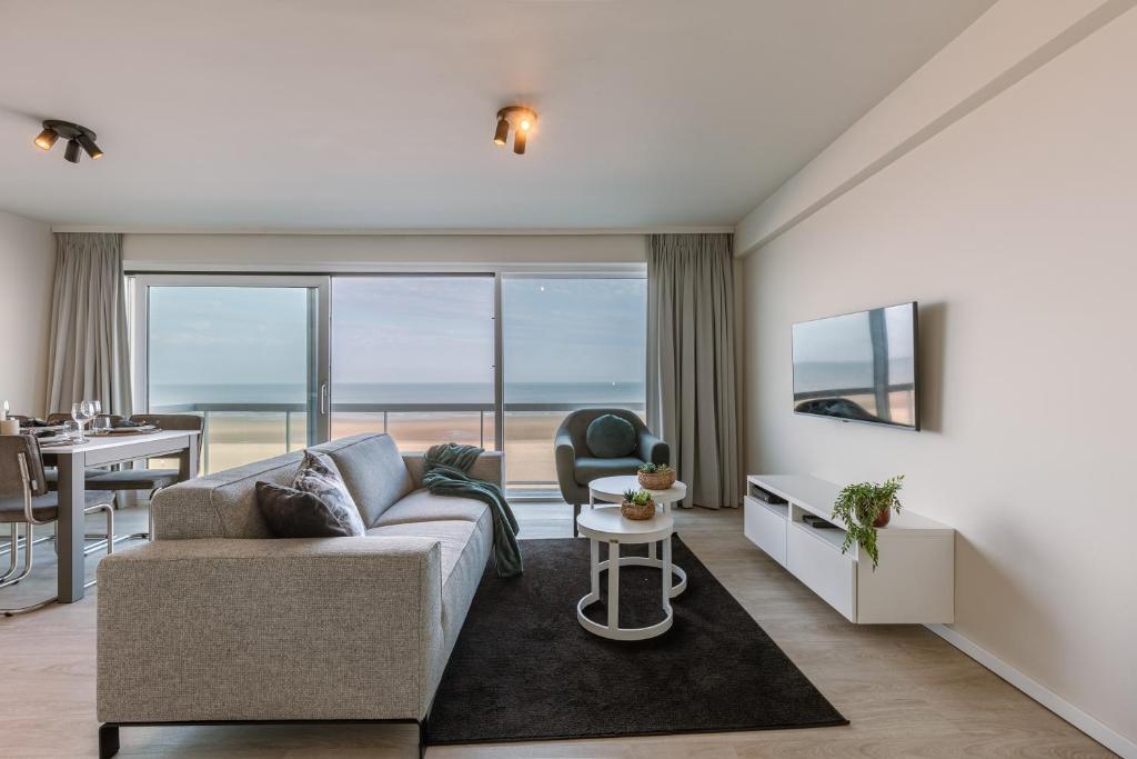 Beautiful Luxury Apartment on Amazing location with Sea view - T17