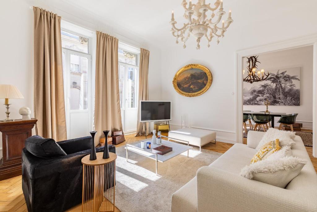 LUXUEUX APPARTEMENT CENTRE VILLE