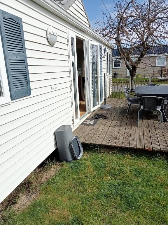 Stacaravan Bredene met tuin nr 2126