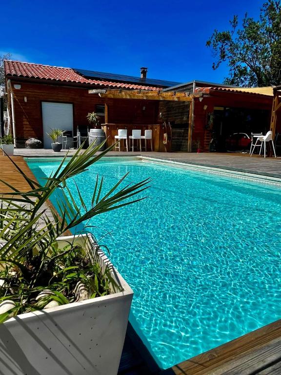 Ma maison en bois avec Jacuzzi