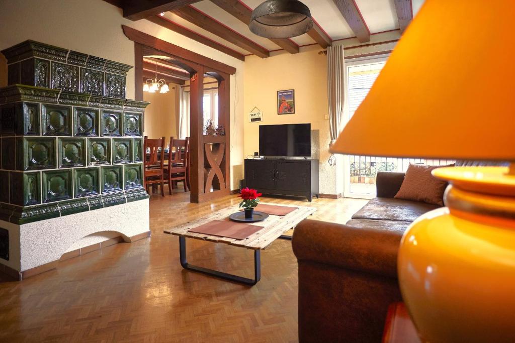 Maison 140m2 au calme - Beau jardin - à 15mn à pied du Centre-ville de COLMAR