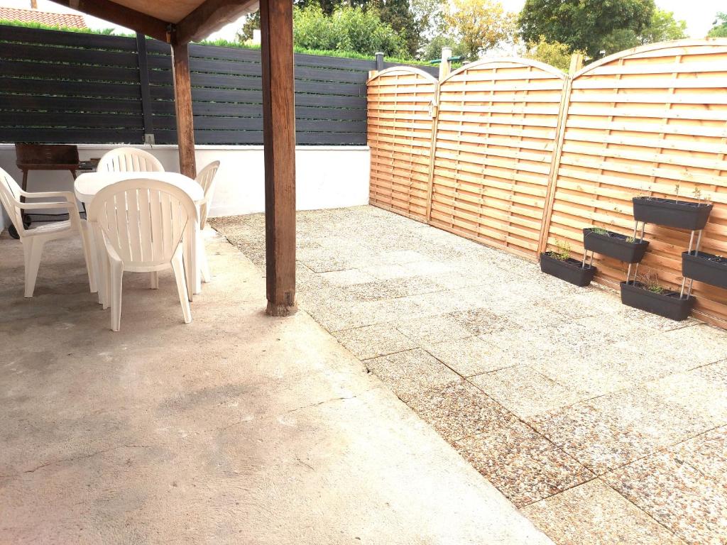 PLAIN PIED, avec mezzanine et espace extérieur 10min Puy du F
