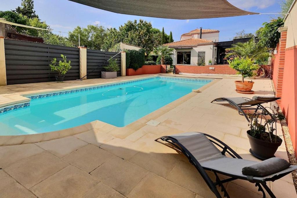 Maison 4 chambres piscine et jacuzzi