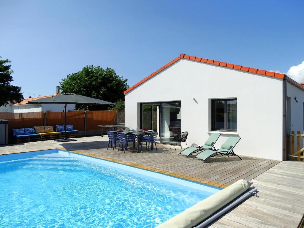 Maison 6 avec piscine chauffée à St-Hilaire