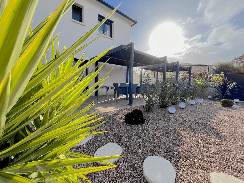 MAISON à Ajaccio tout CONFORT- proche plage et aéroport- Extérieur privatif avec barbecue