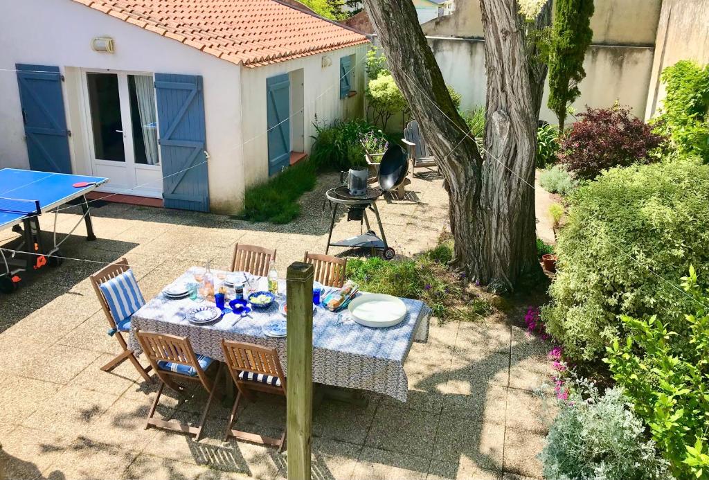 Villa "MIGNON" avec studio indépendant, tout à pied, plage à 4 mn, 6 pers, 2 sde