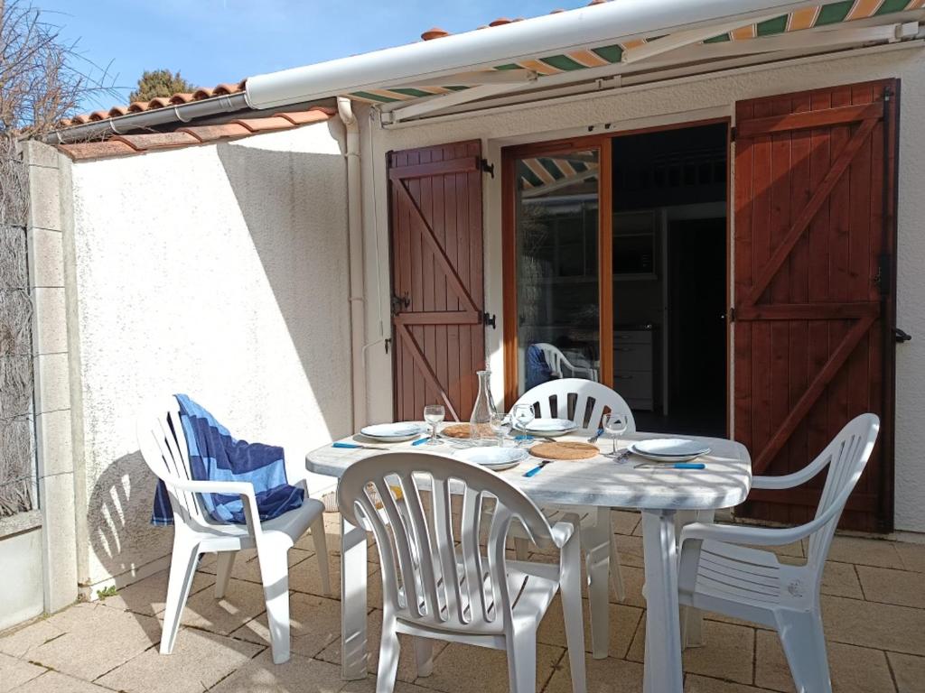 Maison avec Piscine pour 4 à Notre-Dame-de-Monts - FR-1-540-316