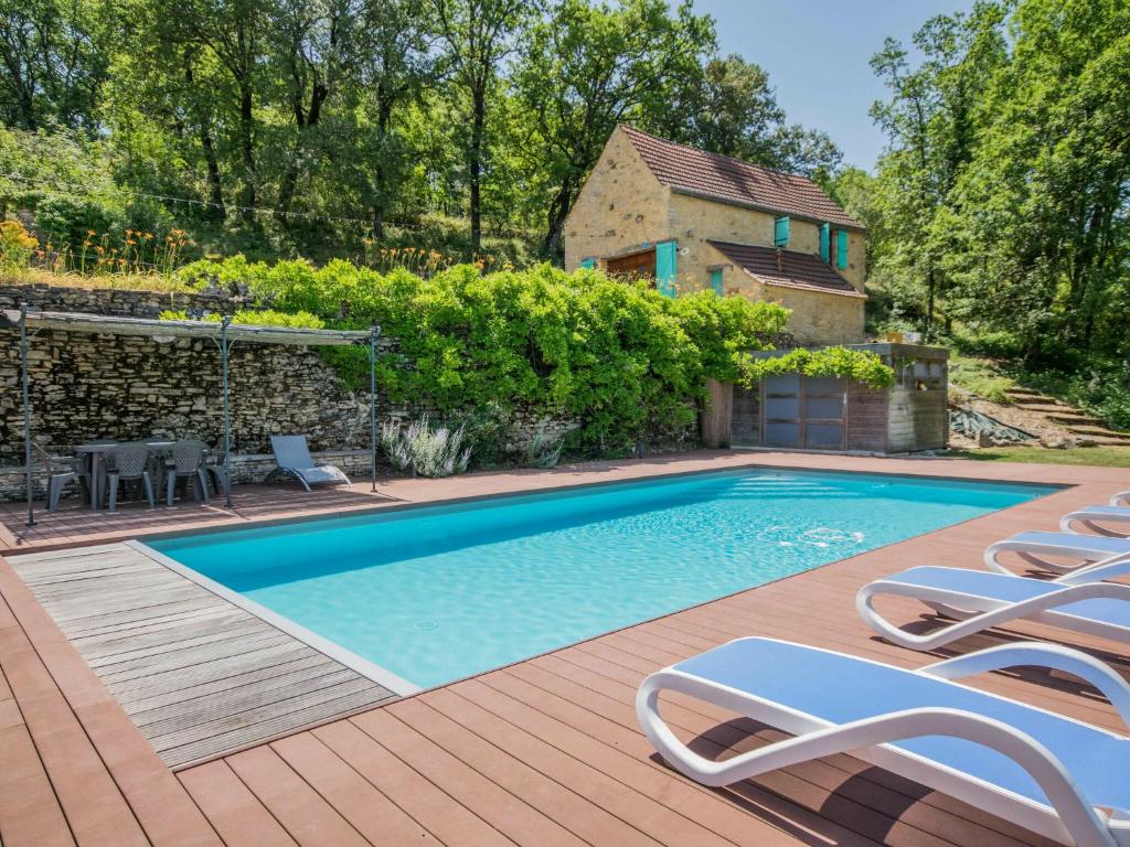Mansion in Lavercantière with private pool