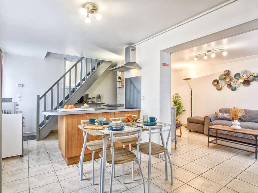 Maison de ville avec 2 chambres et cuisine équipée au cœur de Cabourg, proche plage - 4 pers. - FR-1-788-1