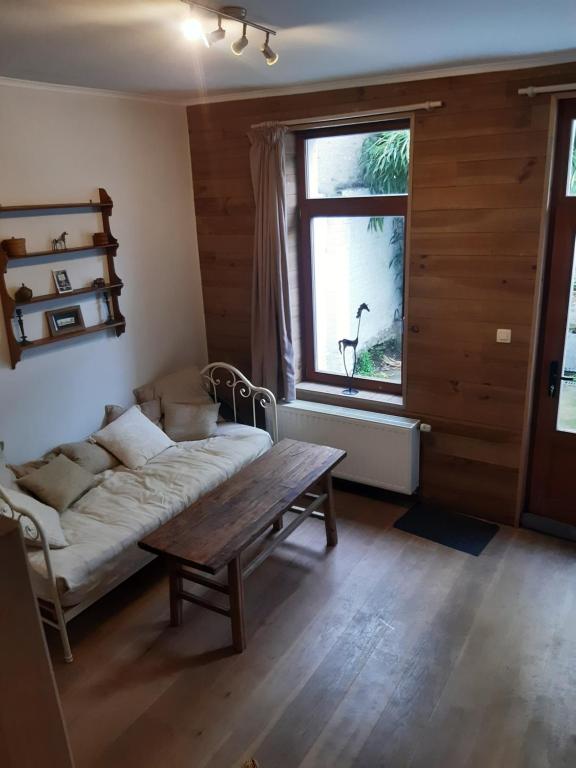 Maison cosy au centre de Nivelles - vidéosurveillance extérieure