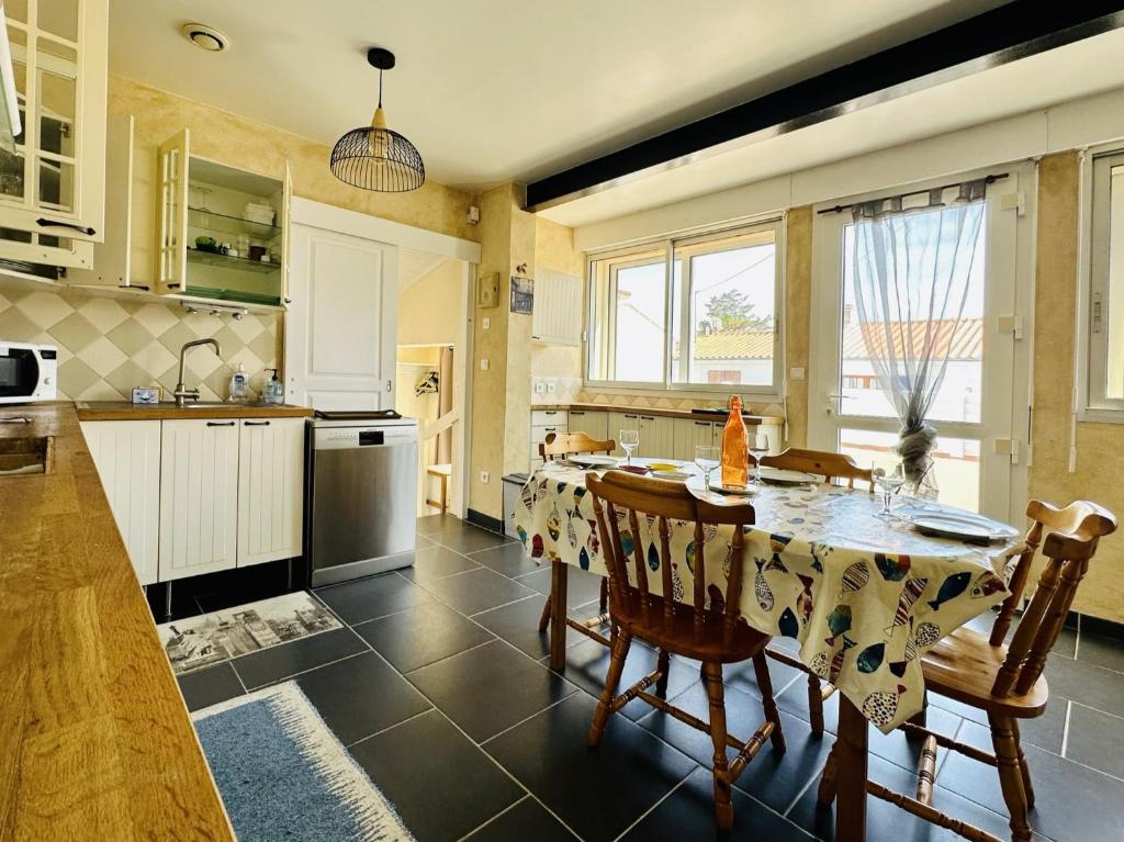 Maison de vacances au calme quartier de la Chaume 5 pers