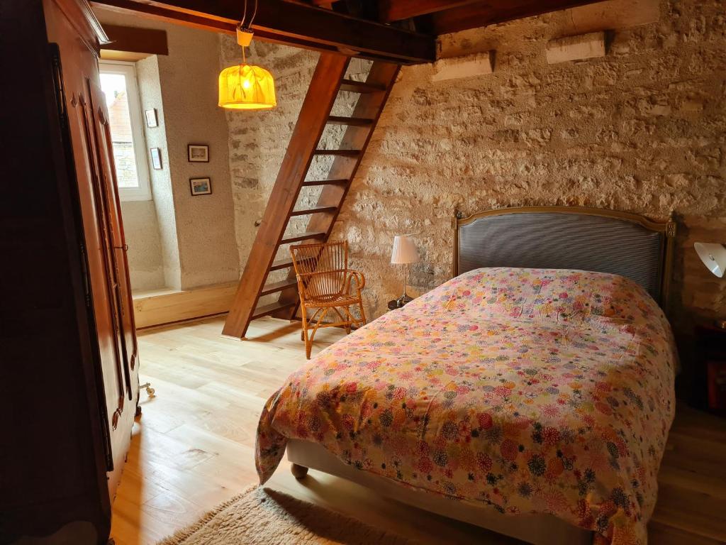 Maison du XVème au cœur du village médiéval