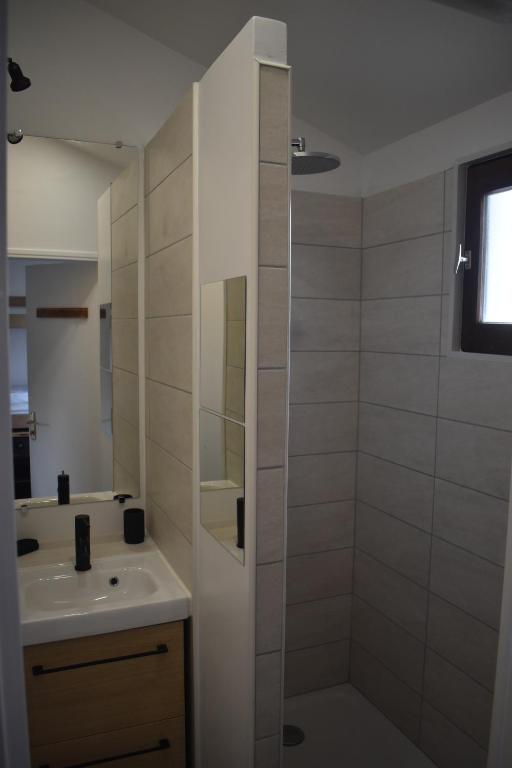 Loralistudios, Maison en bord de mer