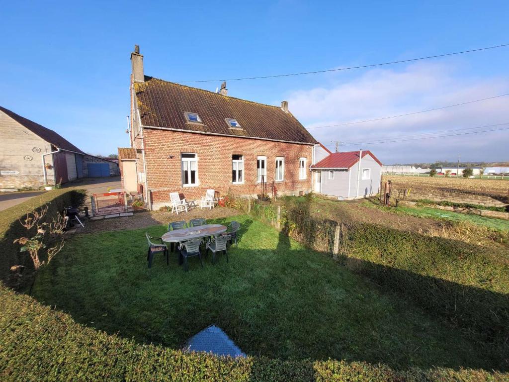 Maison de campagne 2 chambres avec jardin clos et terrasse, à proximité de camping familial - FR-1-675-40