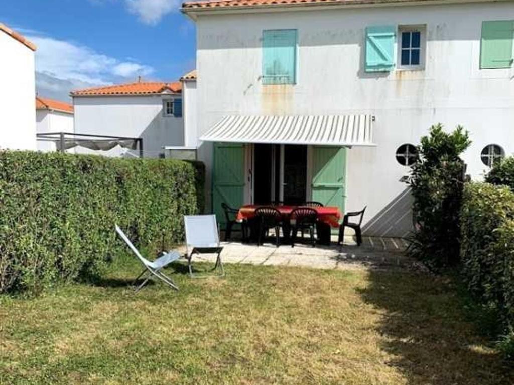 Maisonnette 5 personnes avec piscine et parking - FR-1-476-170
