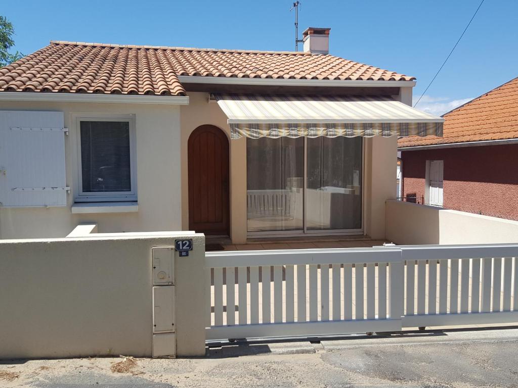 Maison à 100m de la plage et du centre, parking inclus - FR-1-22-338