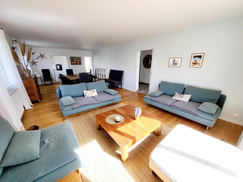 Maison Rénovée 5 Chambres, WiFi, Parking, à 800m du Marché et 1km Plage - FR-1-92-891