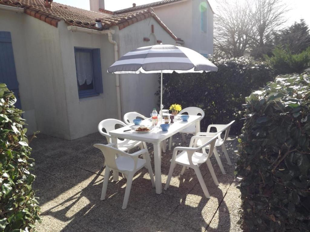 Maison mitoyenne confortable, proche plage et forêt - FR-1-823-35