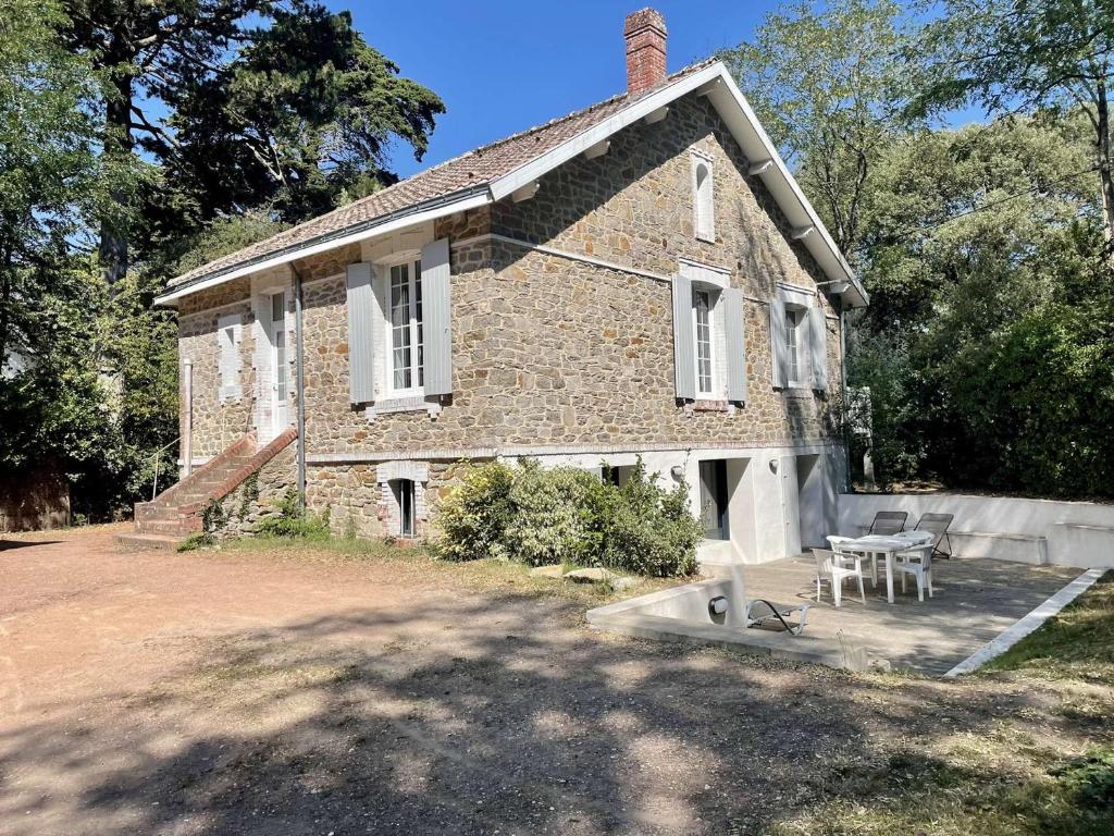 Maison en pierre rénovée, 8 couchages, terrasse bois, proche bois de la Chaise - FR-1-224B-162