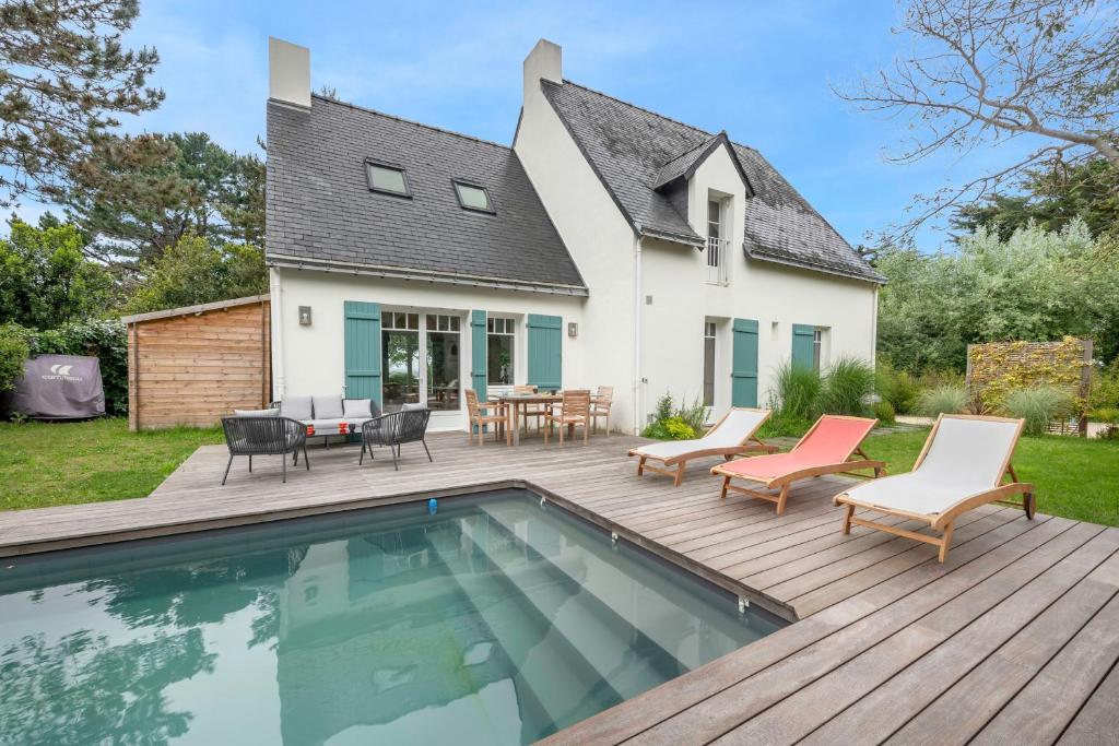 Maison pour 8 - Piscine chauffée - 100m de la plage