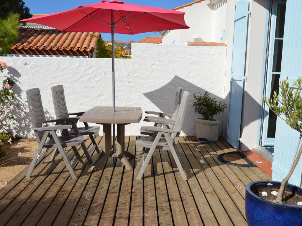Maison 6 pers, terrasse sur plan d'eau, proche plage, golf, centre et commodités - FR-1-323-474