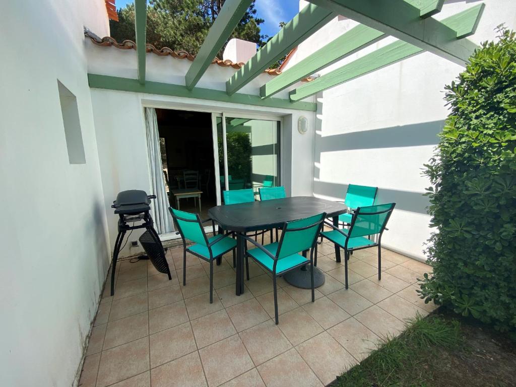 Maison proche forêt, 2 chambres, terrasse et parking - 6 personnes, St Jean de Monts - FR-1-323-523
