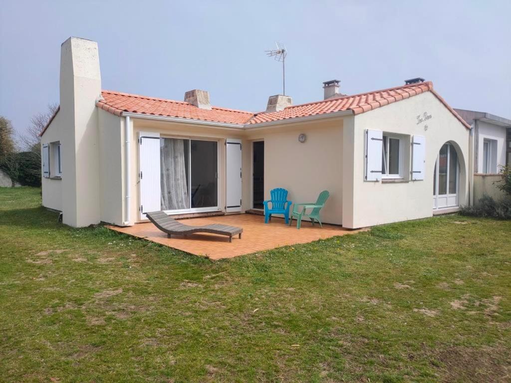 Maison rénovée avec jardin, proche plage et commerces – Capacité 6 personnes - FR-1-323-511